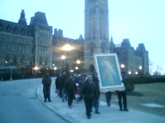 friendsofjoseph's tweet photo. Easter Tuesday

#DivineMercyNovena

For many years, we prayed this novena, at sunrise, processing on #ParliamentHill (stopped due to security issues)

Day Five

THOSE WHO SEPARATED THEMSELVES FROM MY CHURCH

Also, please pray for #Canada &amp; the world

https://t.co/oZbQZjhhN5 https://t.co/ya7Th9H8Rg