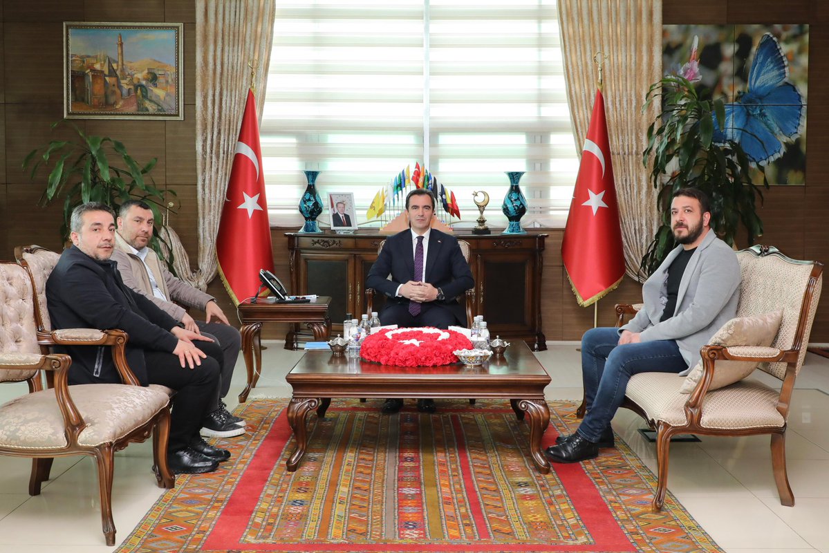 Bitlis Valiliği tweet media