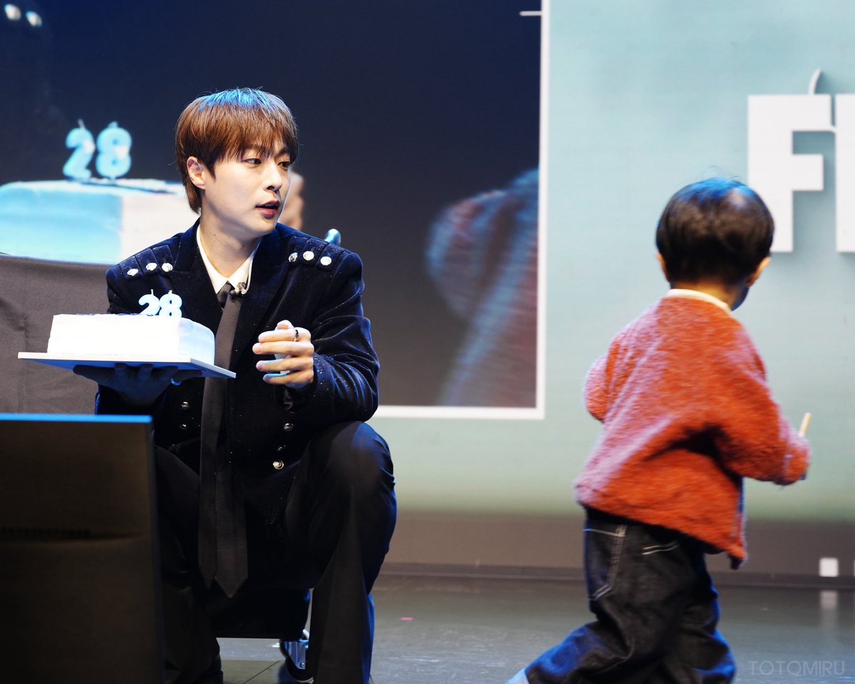 totomiru09's tweet image. 💚2026 배인혁 팬미팅 서울💚
1회 유호 의식 흐름이

유호 와쪄염!!!😛
도망갈 궁리중👀
도망
😧인혁삼촌 망연자실 ㅋㅋㅋㅋㅋㅋㅋ
#배인혁 #BaeInHyuk
#유호 #OurUniverse