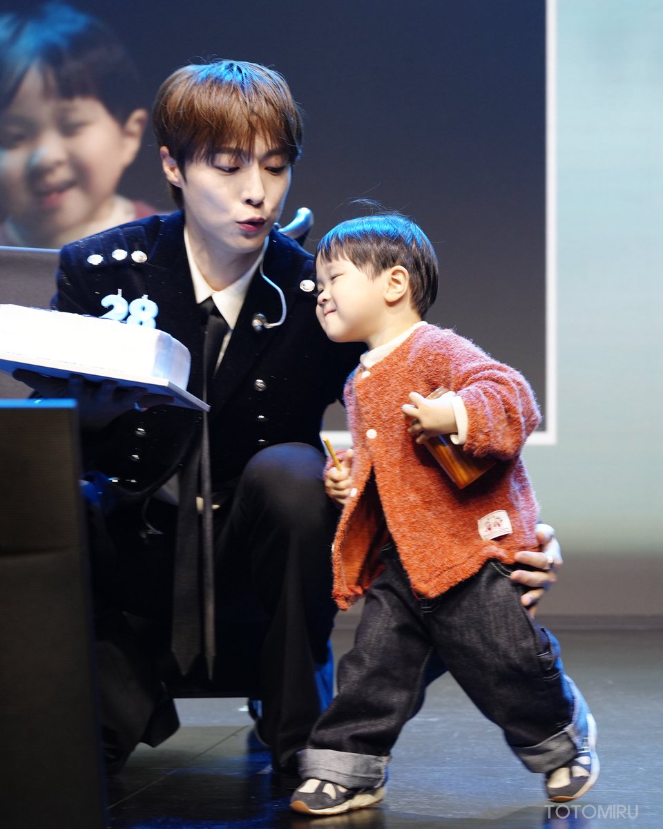 totomiru09's tweet image. 💚2026 배인혁 팬미팅 서울💚
1회 유호 의식 흐름이

유호 와쪄염!!!😛
도망갈 궁리중👀
도망
😧인혁삼촌 망연자실 ㅋㅋㅋㅋㅋㅋㅋ
#배인혁 #BaeInHyuk
#유호 #OurUniverse