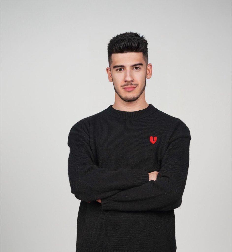 Gio/Almost a Superhero🦸🏻♂️ tweet media
