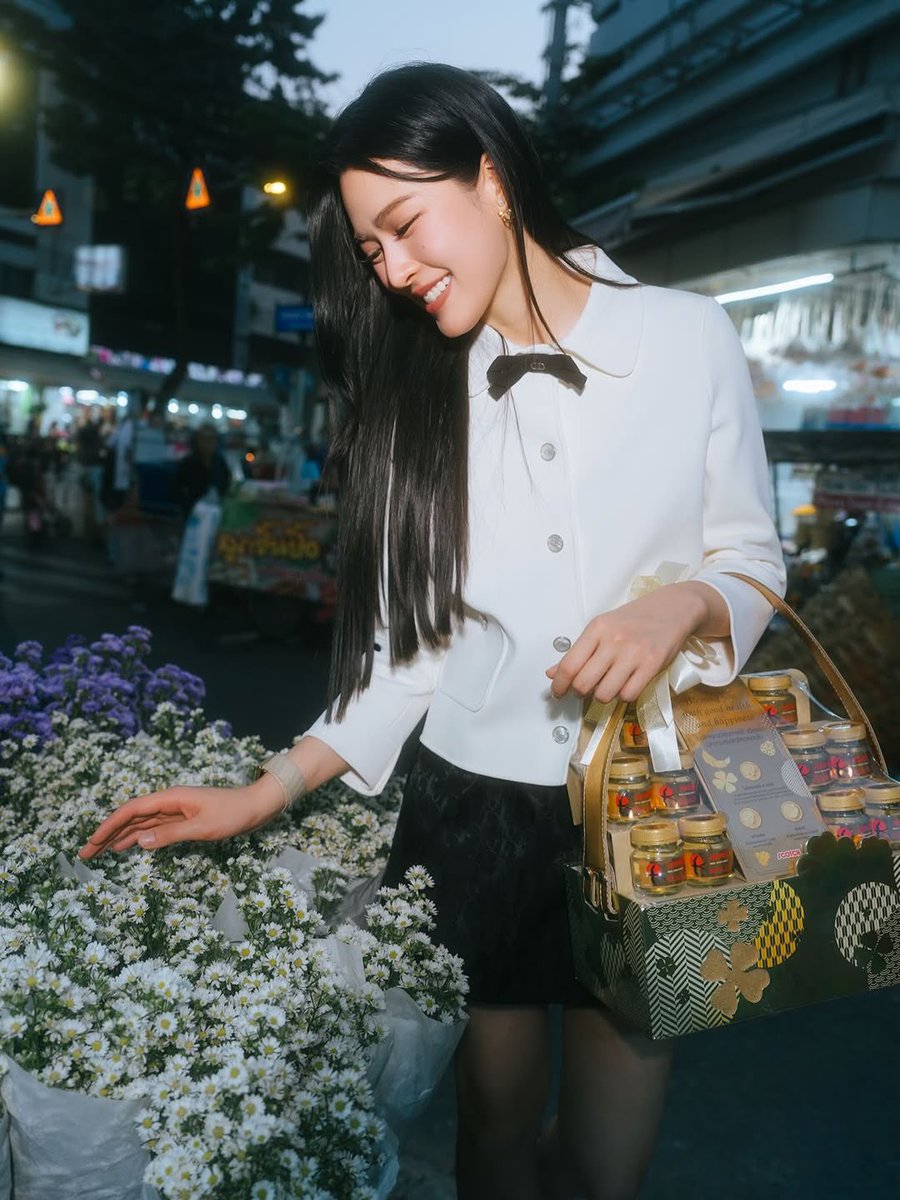 Linglingkwong_Official tweet media