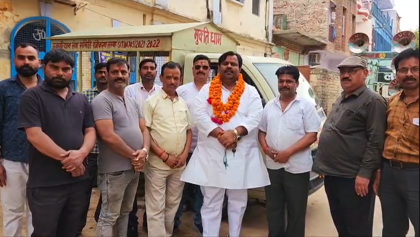 IndiaNewsUP_UK's tweet image. #Breaking: सीतापुर
मुक्तिधाम यात्रा के लिए शव वाहन दान
समाजसेवी सागर गुप्ता ने दिया दूसरा वाहन
पहले भी कर चुके हैं एक वाहन दान
अब शवों को सम्मानपूर्वक पहुंचाने में मिलेगी सुविधा
स्थानीय लोगों ने की सराहना #Sitapur #SocialCause #indianewsupuk