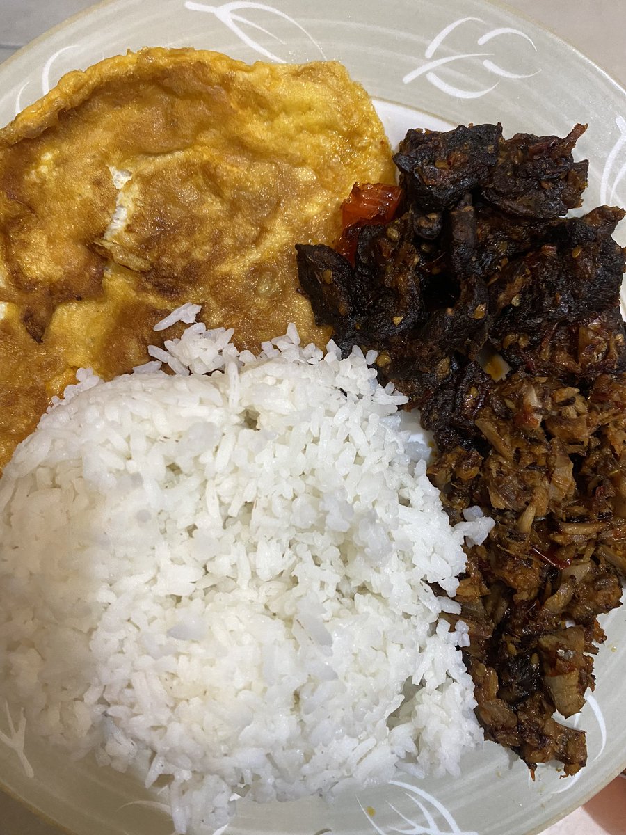 miolistrik's tweet photo. ini beneran enak woy apalagi pake nasi anget dan telur dadar. wajib coba 🤤 makasih mas andy @AndyHusky666 next kita coba menu lain 🥹✌️ https://t.co/k1fbwgXF9q