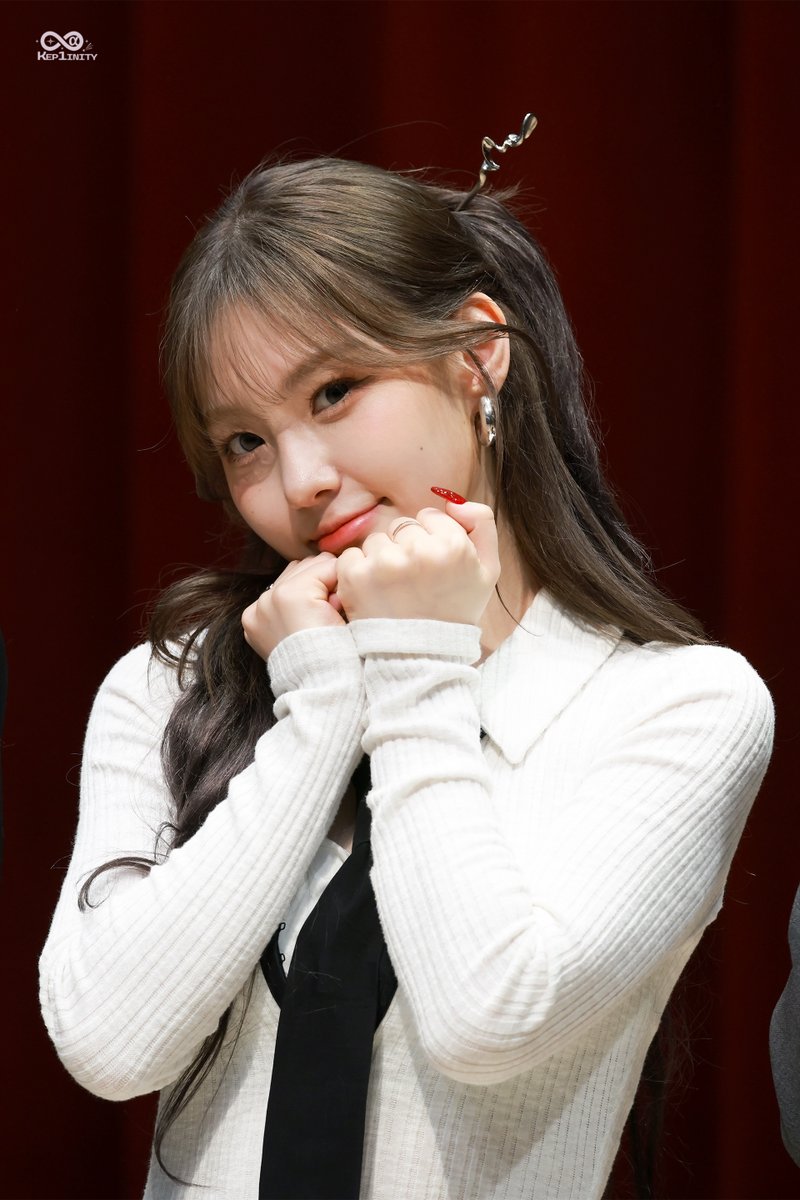 KEP1INITY's tweet photo. 260404 팬싸 채현~😍 
#Kep1er #케플러 #CHAEHYUN #김채현 https://t.co/bv0vfUfA64