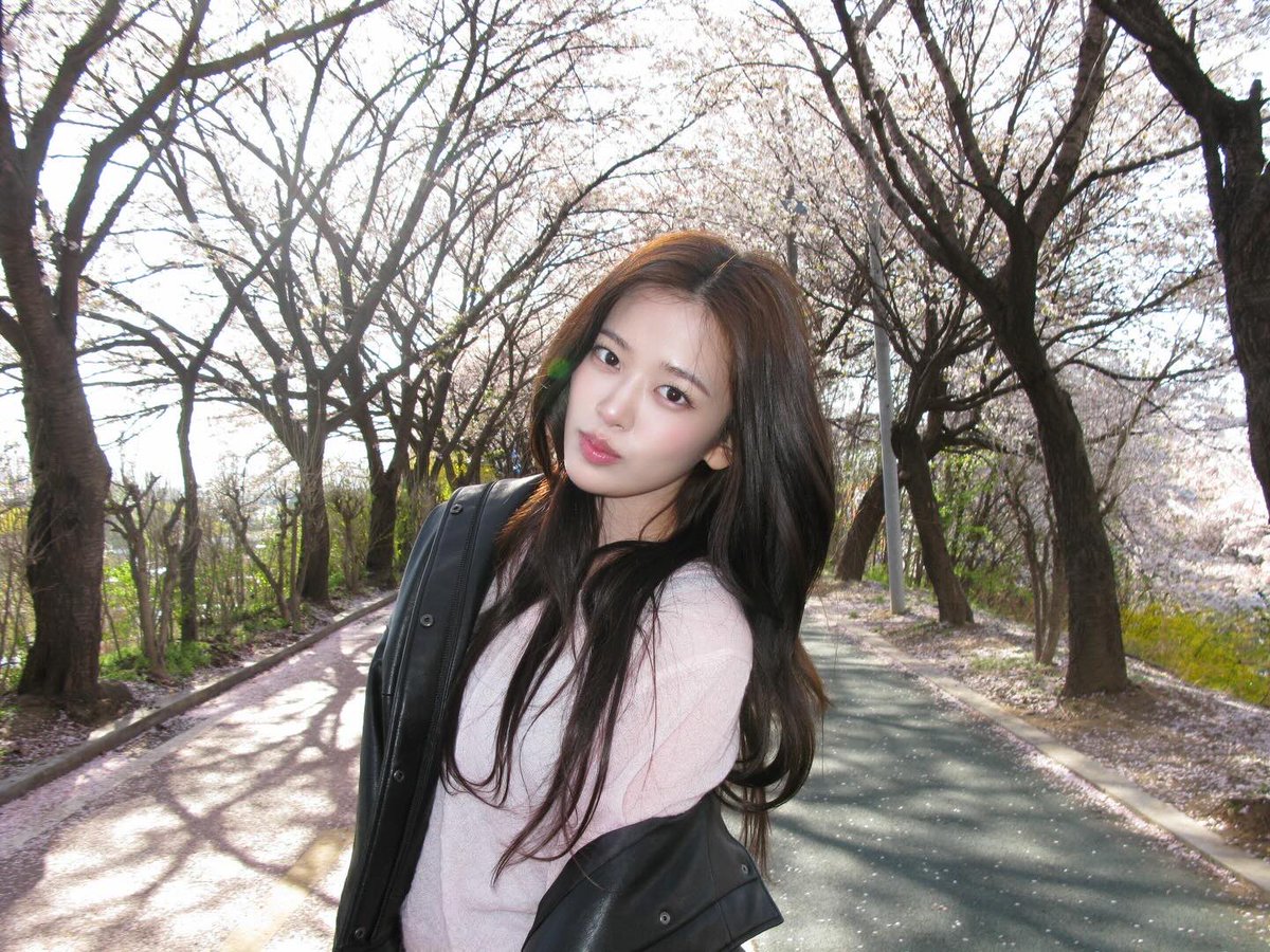 an yujin pics tweet media