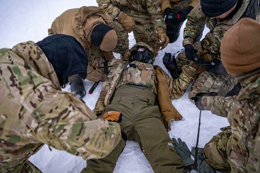 NATO_SOF's tweet image. 🩺🌍 On World Health Day, we take a moment to recognize the people behind the care—our healthcare professionals across the NATO SOF community and the broader NATO Alliance.

In Special Operations Forces, healthcare is more than treatment. It is a continuous effort to protect,