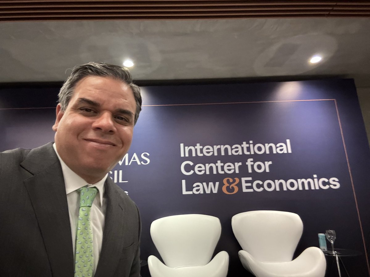 MZunigaP's tweet image. #ComingSoon Live from Brasilia, we’re about to start our event on regulation of digital platforms in 🇧🇷 

Coorganized by @ibcibr and @LawEconCenter. Can’t live tweet, but will share some highlights here. Stay tuned!