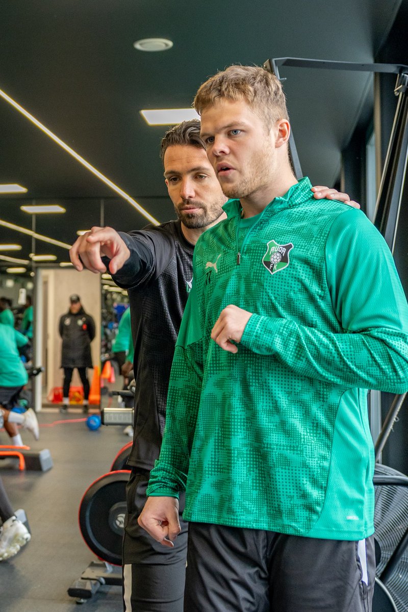FKAuda's tweet photo. Vējš? Lietus? Gluži kā tur, kur mēs braucam 😏

Tiekamies rīt Liepājā ⚔️

📸 Roberts Pūce 

#LIEAUD #FKAuda #FutbolaVirsliga https://t.co/nSmfpbqZC5