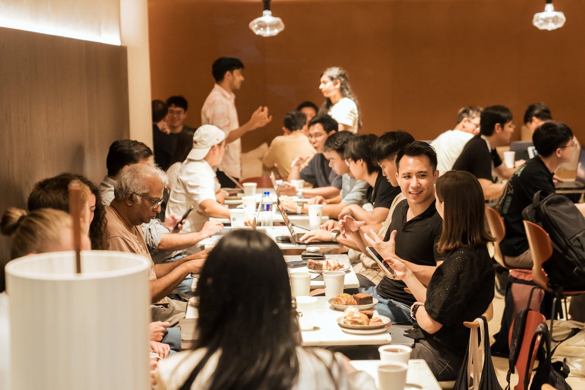 benln's tweet image. Cafe Cursor in Singapore