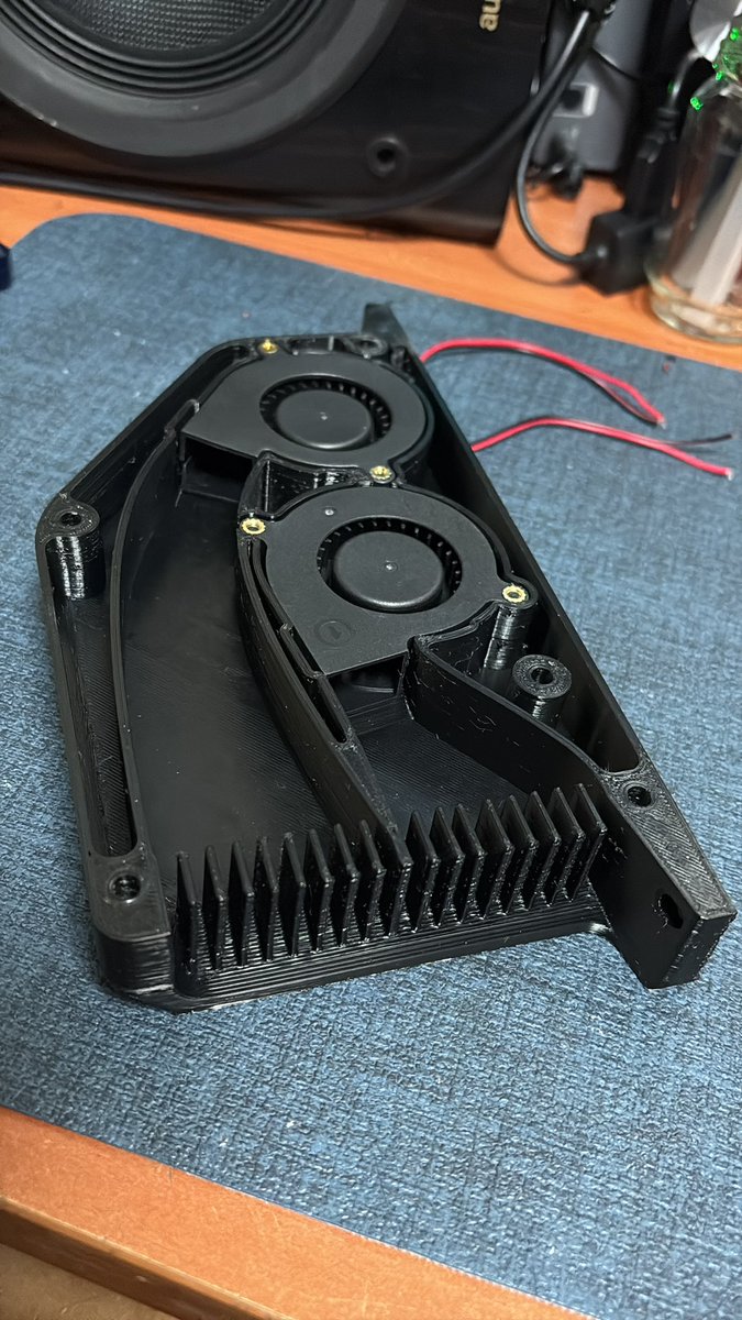 MD311593624's tweet image. stelthchanger 追加MDD

庫内熱循環強化用に ベッドファン作成中
#VORON #StelthChanger #3DPrinter
チャンバーヒーター付けた反対側に設置予定
 余剰品5015 2発再利用。