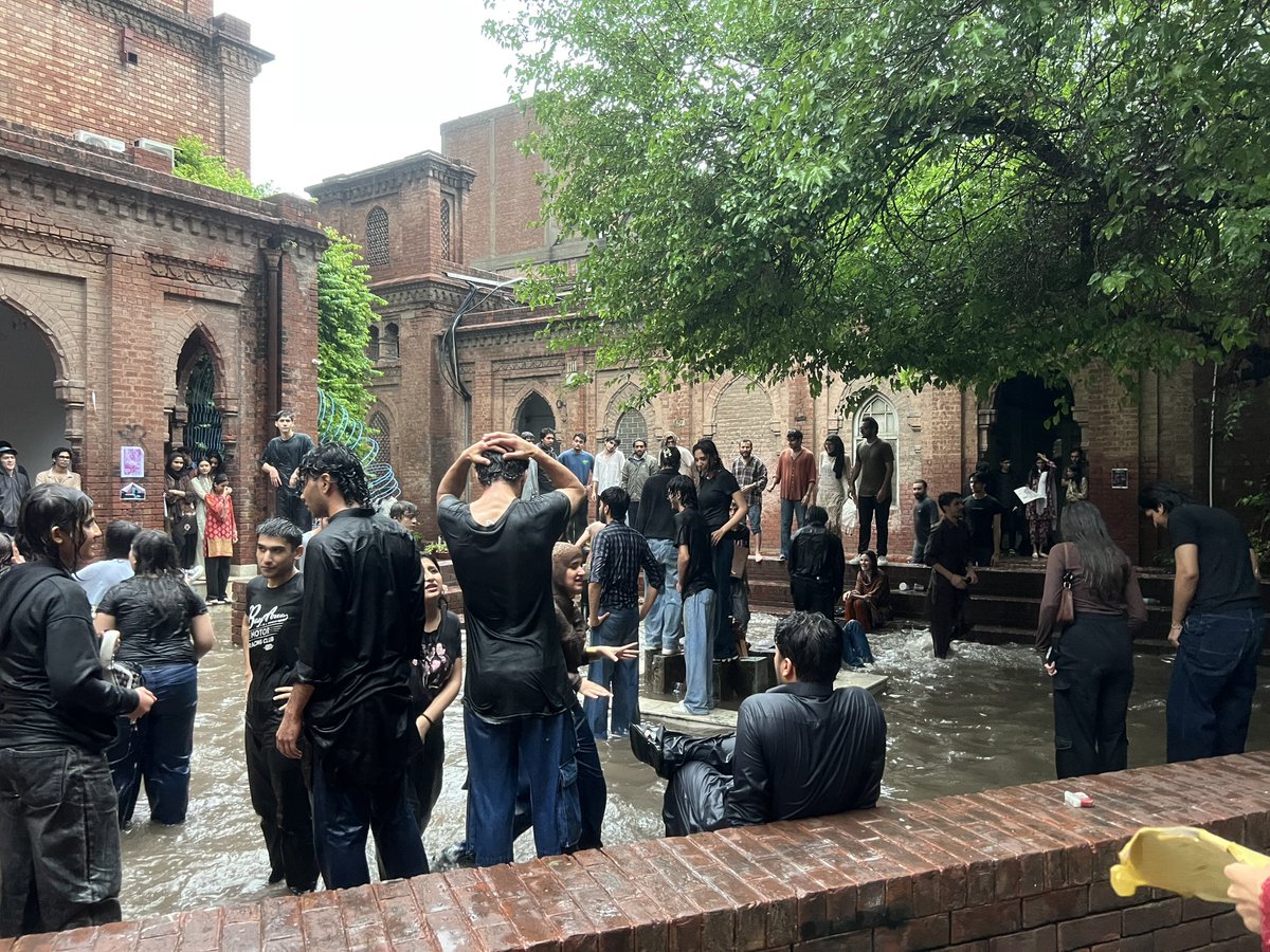 aloooshawarma tweet media