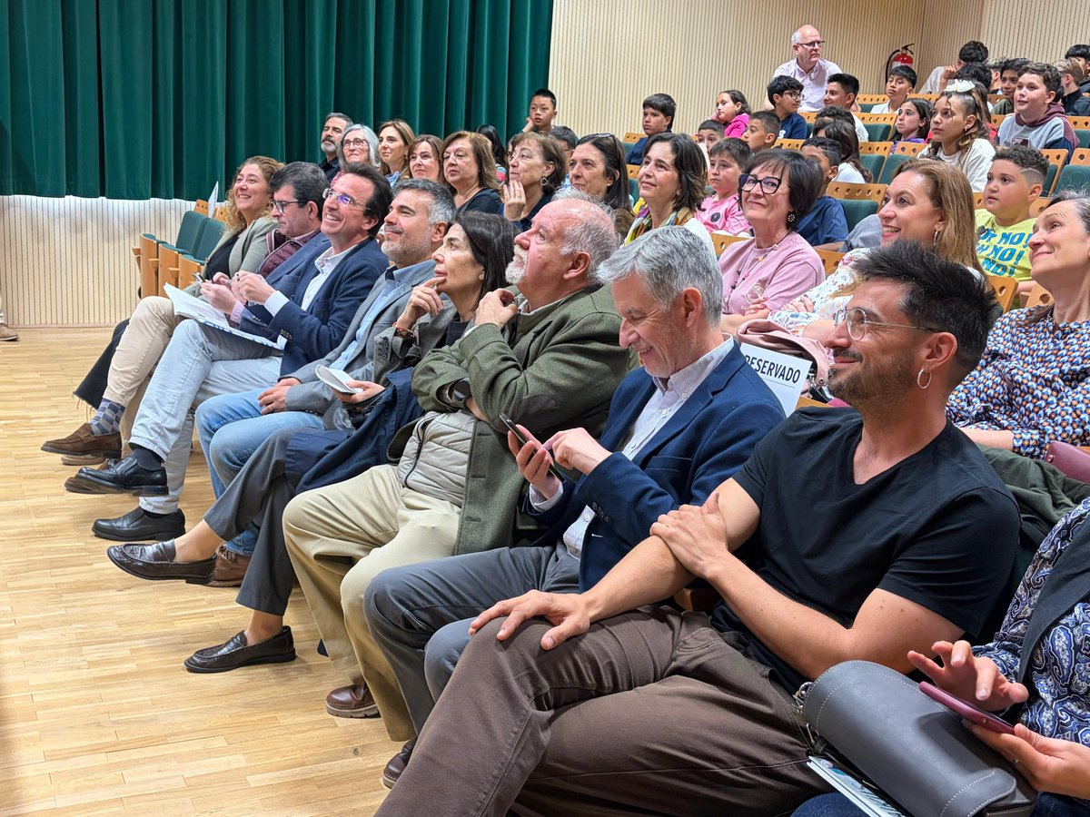 📚 La Biblioteca Central de #Leganés ha acogido esta mañana el arranque de la 41ª Muestra del Libro Infantil y Juvenil de la <a href="/ComunidadMadrid/">Comunidad de Madrid</a> siendo la primera de las 125 paradas de su calendario de circulación. 

🏆 En esta edición, el premio ha sido para Fran Pintadera, autor