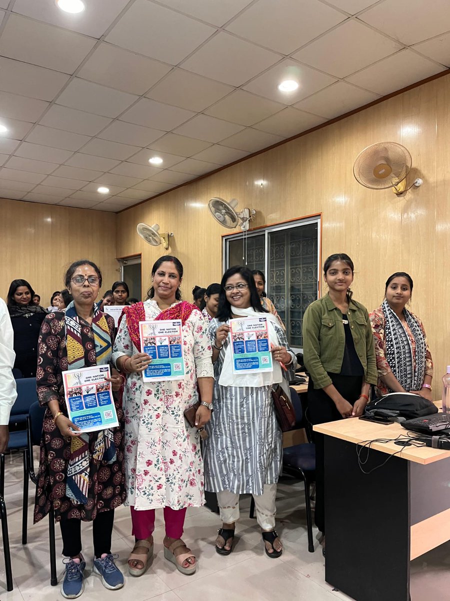 MyAbhash's tweet photo. राष्ट्र के विकास के लिए निरंतरता अनिवार्य है। 🇮🇳
​चुनाव बार-बार, विकास लगातार? नहीं!
अब समय है: एक राष्ट्र, एक चुनाव।
​देश का समय और संसाधन बचेगा, तभी तो भारत @2047 विकसित बनेगा। 🚩
@PMOIndia @narendramodi
​#OneNationOneElection #NewIndia #ViksitBharat #YouthPower #ONOE https://t.co/aAUaHF8rO7