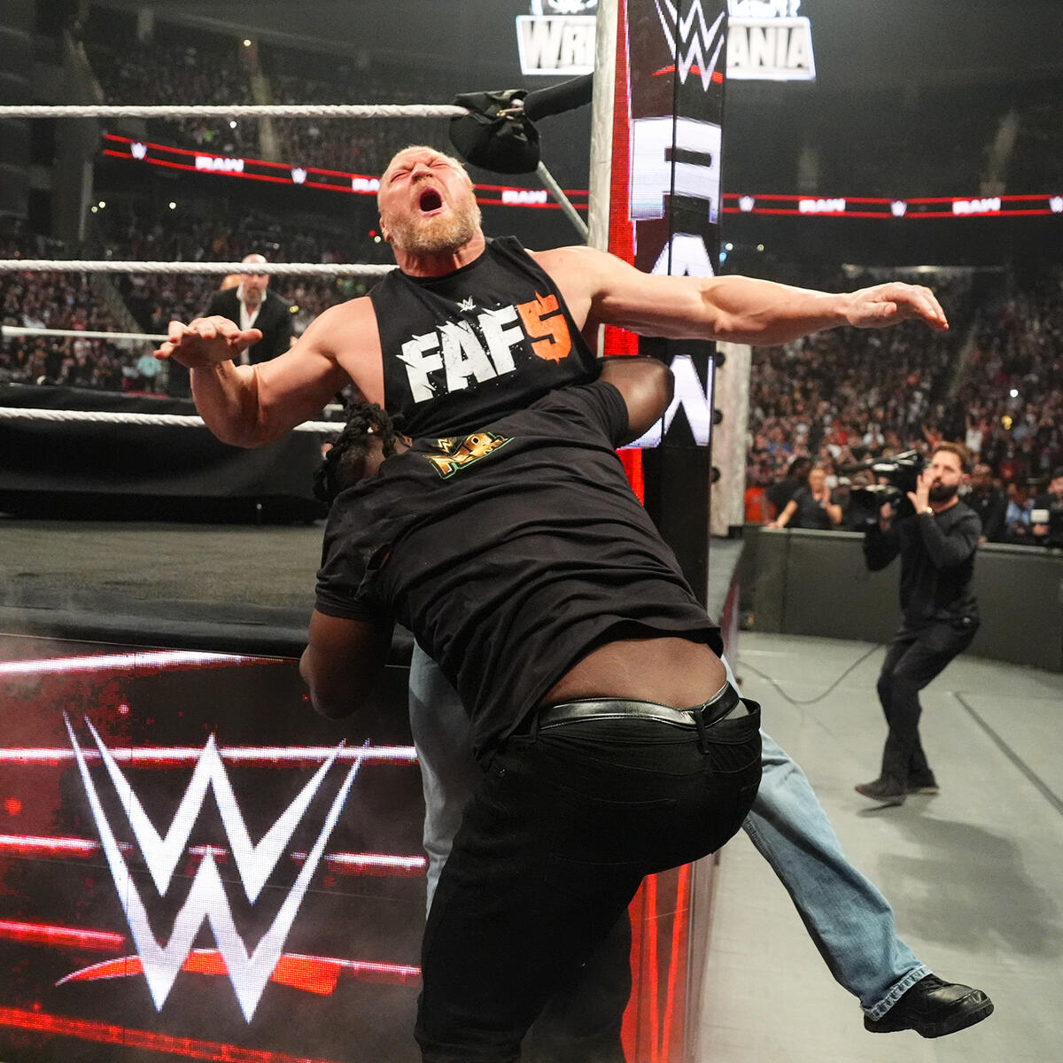 Wrestle Features tweet media