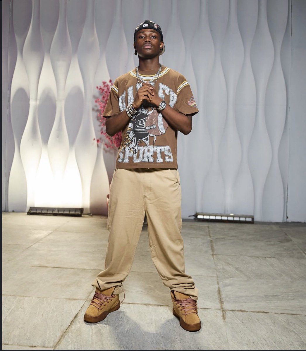 THE DEBUT HUB tweet media