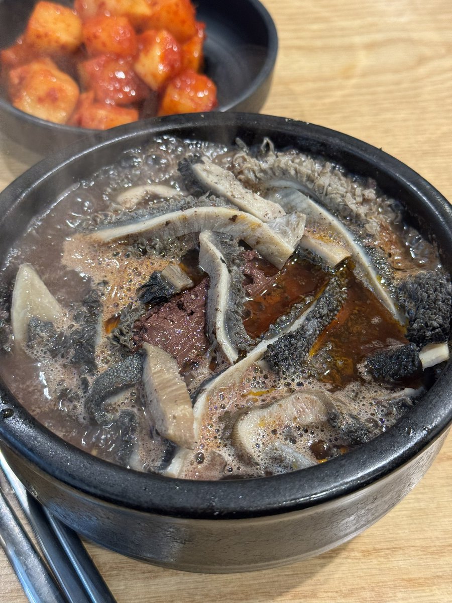 식충이 tweet media