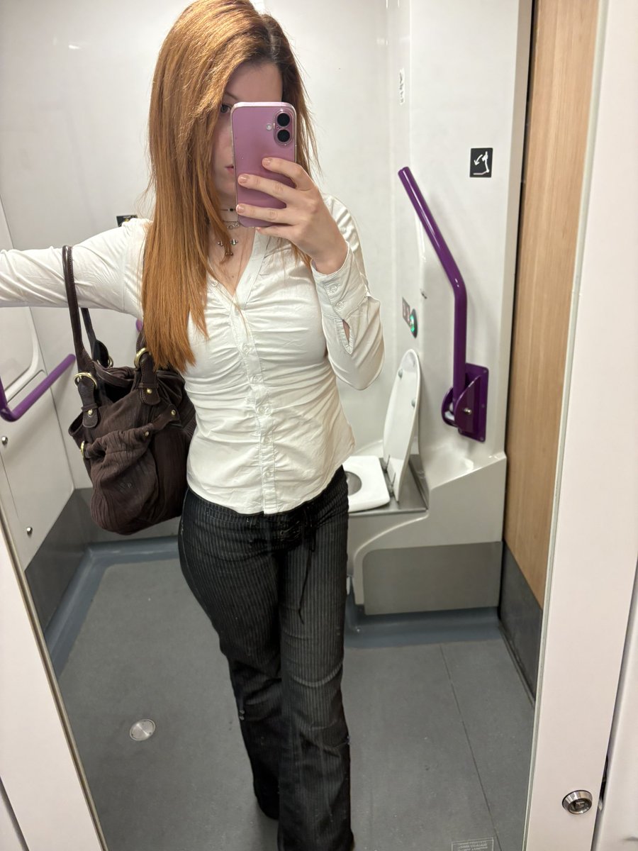 Alive Girl 🐍 tweet media