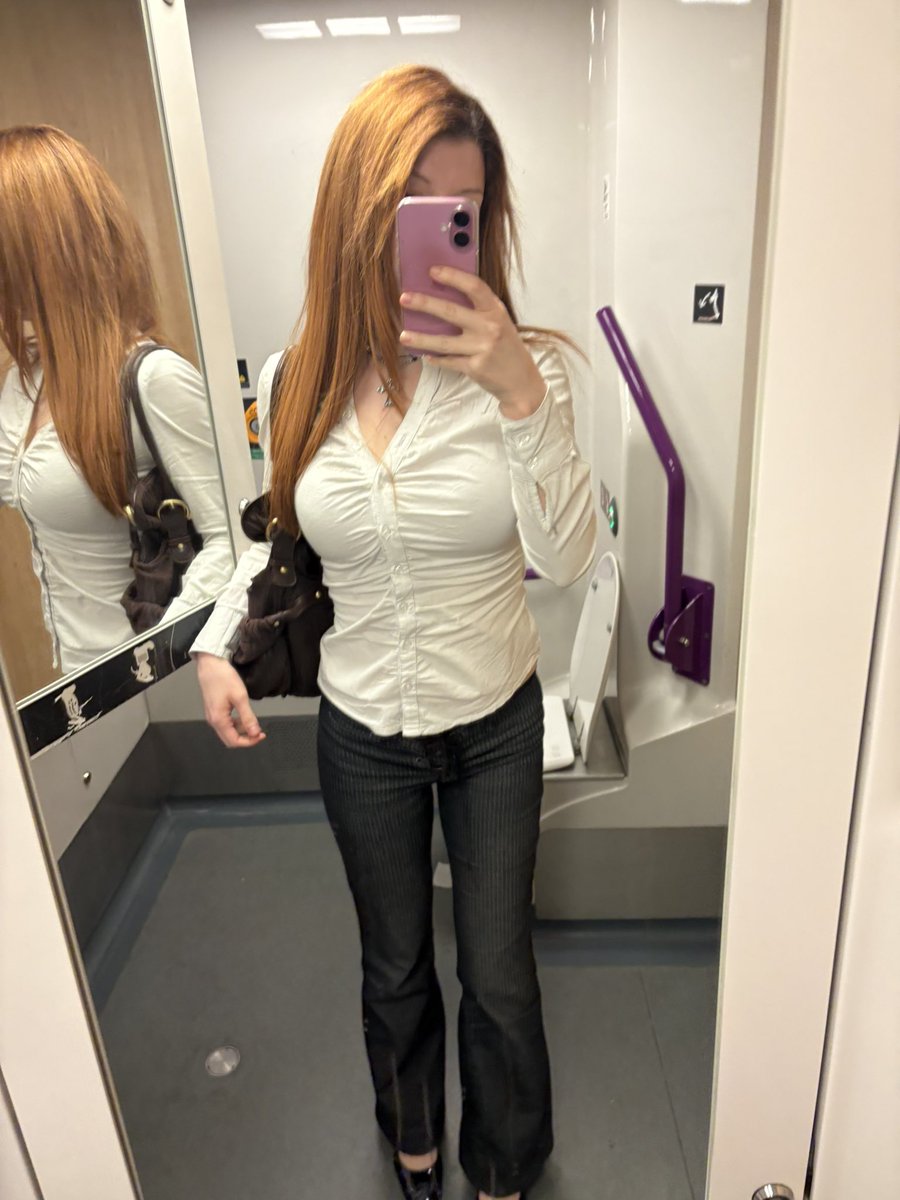 Alive Girl 🐍 tweet media