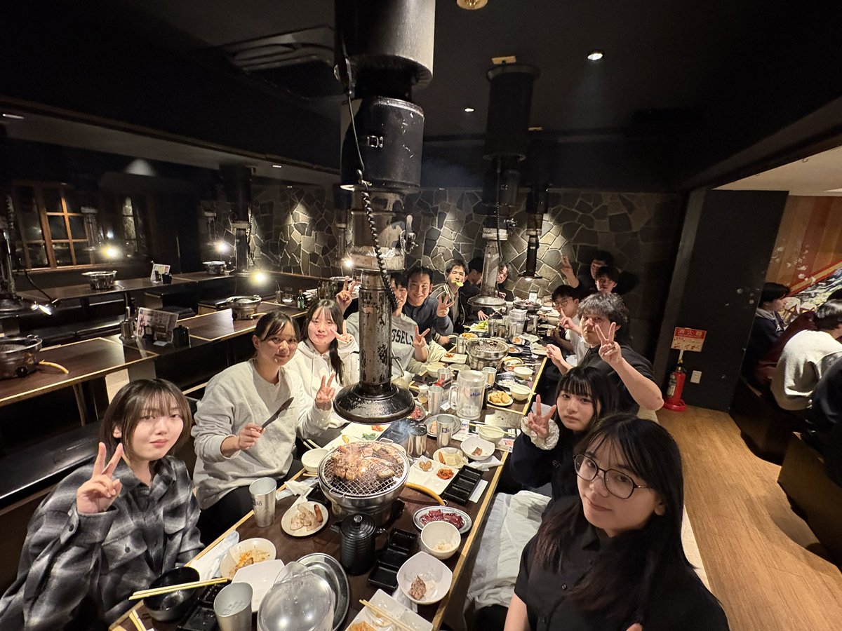 ksuniiken's tweet photo. 先日、3日間にわたる新歓祭を終え、4月のレクリエーションを行いました✨️
今年はすでに3名の新入生が新たに部に加わってくれており、その3名も交えてレクを実施しました🔥

日本拳法部では、まだまだ新入部員を大募集中です‼️
少しでも興味があれば、ぜひ見学・体験にお越しください🔥

 #春から京産 https://t.co/Y3CiCogo8R