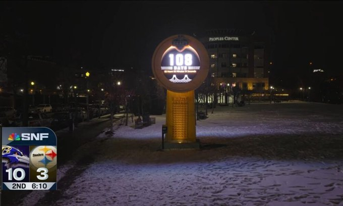 subBurgher's tweet image. 1/7 Good morning #SteelersNation!

The NFL Draft is two weeks away, and voluntary workouts begin today.

But Omar Khan says coaches “not spared from heavy draft work.” They’re busy installing new schemes, plus the draft.

 No breaks along the way - @mmarczi #HereWeGo