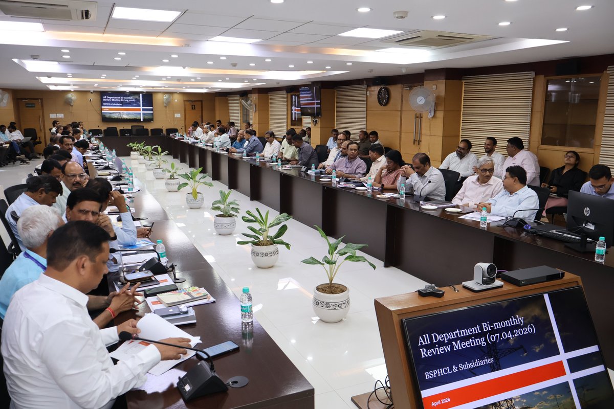 BiharEnergy's tweet photo. ऊर्जा सचिव एवं #BSPHCL के अध्यक्ष-सह-प्रबंध निदेशक श्री @manojksingh_IAS की अध्यक्षता में मंगलवार को BSPHCL एवं उसकी सहायक कंपनियों के सभी विभागाध्यक्षों के साथ समीक्षा बैठक हुई। बैठक में विभिन्न परियोजनाओं की प्रगति, कार्यों की गुणवत्ता एवं उपभोक्ता सेवाओं में सुधार पर विस्तृत रूप से चर्चा हुई। शाम के समय शटडाउन न करने का निर्देश दिया गया। 

साथ ही, डीटी के स्वास्थ्य परीक्षण एवं मानक संचालन प्रक्रिया (SOP) के प्रभावी क्रियान्वयन के निर्देश दिए गए। इस अवसर पर #SBPDCL के प्रबंध निदेशक श्री महेंद्र कुमार (भा.प्र.से.) और #NBPDCL के प्रबंध निदेशक श्री राहुल कुमार (भा.प्र.से.) सहित अन्य वरीय अधिकारी उपस्थित रहे।

@IPRDBihar @EnergyBihar @SEVA_NBPDCL @SEVA_SBPDCL 

#BSPHCL #SBPDCL #NBPDCL #BiharEnergy #PowerSector