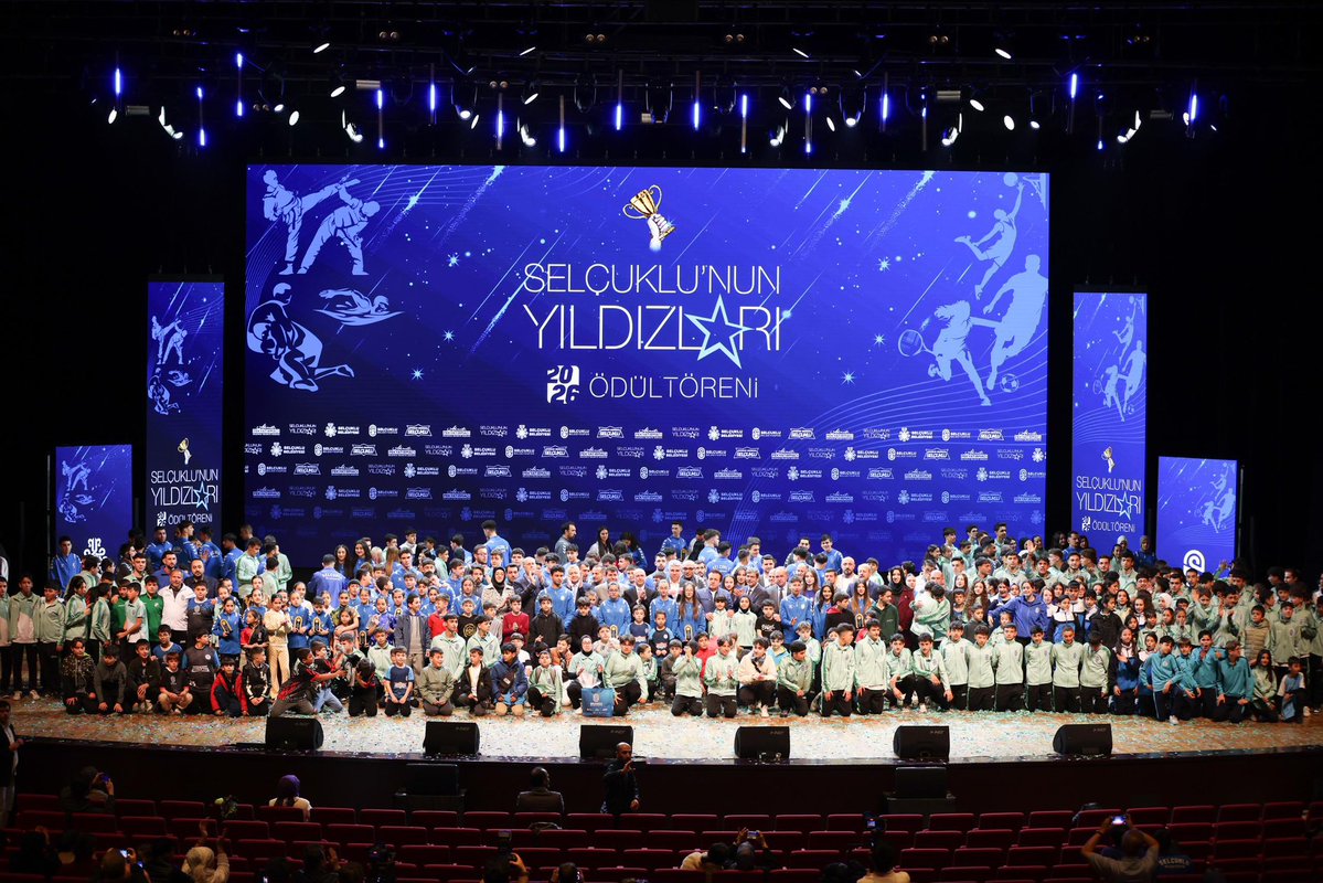 Türkiye Güreş Federasyonu Başkanımız Taha Akgül, Selçuklu Belediyesi tarafından düzenlenen “Selçuklu’nun Yıldızları Ödül Töreni”ne katılarak güreşçilerimizin ödüllerini takdim etti. Törene Türkiye Güreş Federasyonu Yönetim Kurulu Üyemiz Abdullah Şanlı da katıldı.

Selçuklu