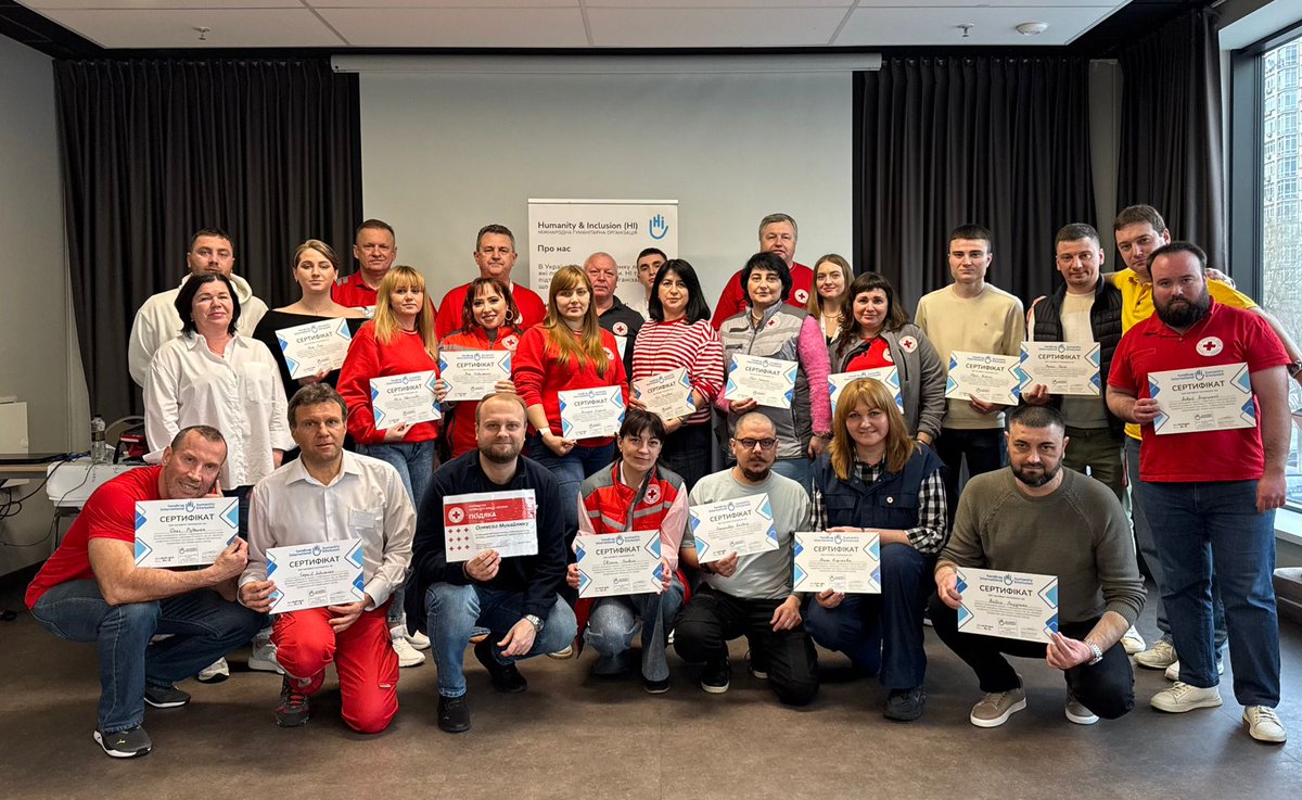 RedCrossUkraine's tweet image. ⚠️ Ukrainian Red Cross mine-risk specialists operate across 24 regions, having reached 78,777 people in Q1 2026 with life-saving safety guidance. Last week, the team enhanced their skills through training with Handicap International – Humanity &amp;amp; Inclusion. #MineSafety #Ukraine