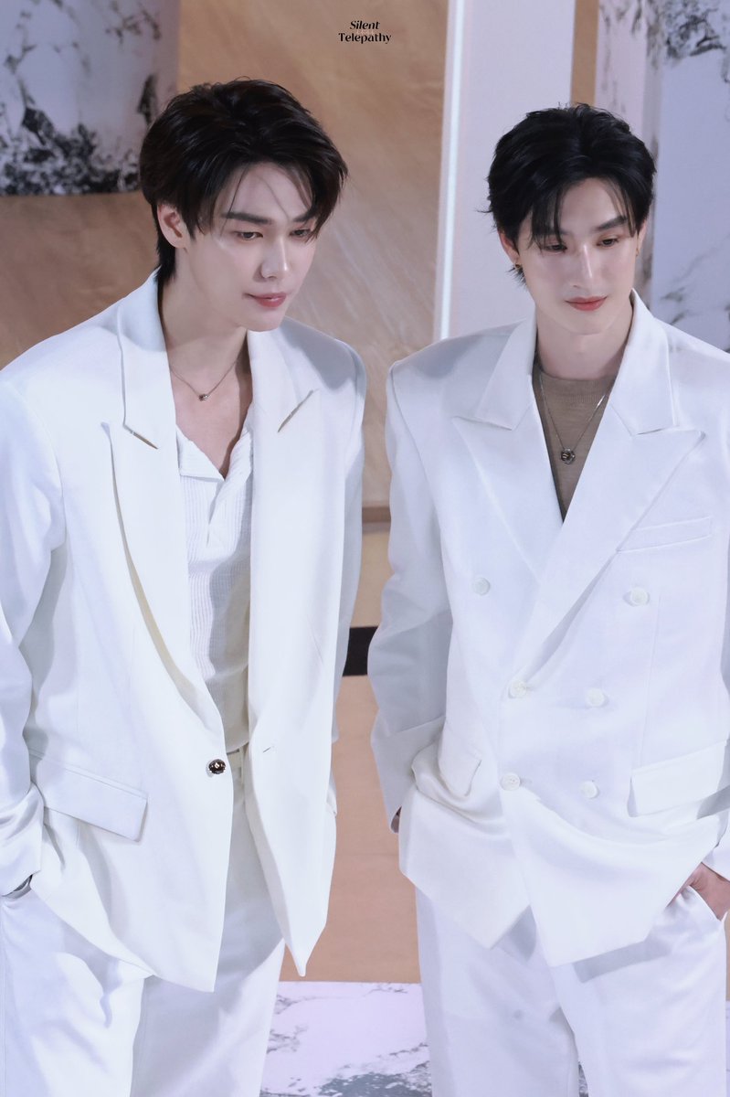 ShuangSilent's tweet image. 顶峰相见

Maison De Kerastase with Dew - Tee

#KerastaseThailand #MaisonDeKerastaseTH
#KerastaseTHxDewTee 
#DewTee 
#Dew_JSU #Tee_VTP