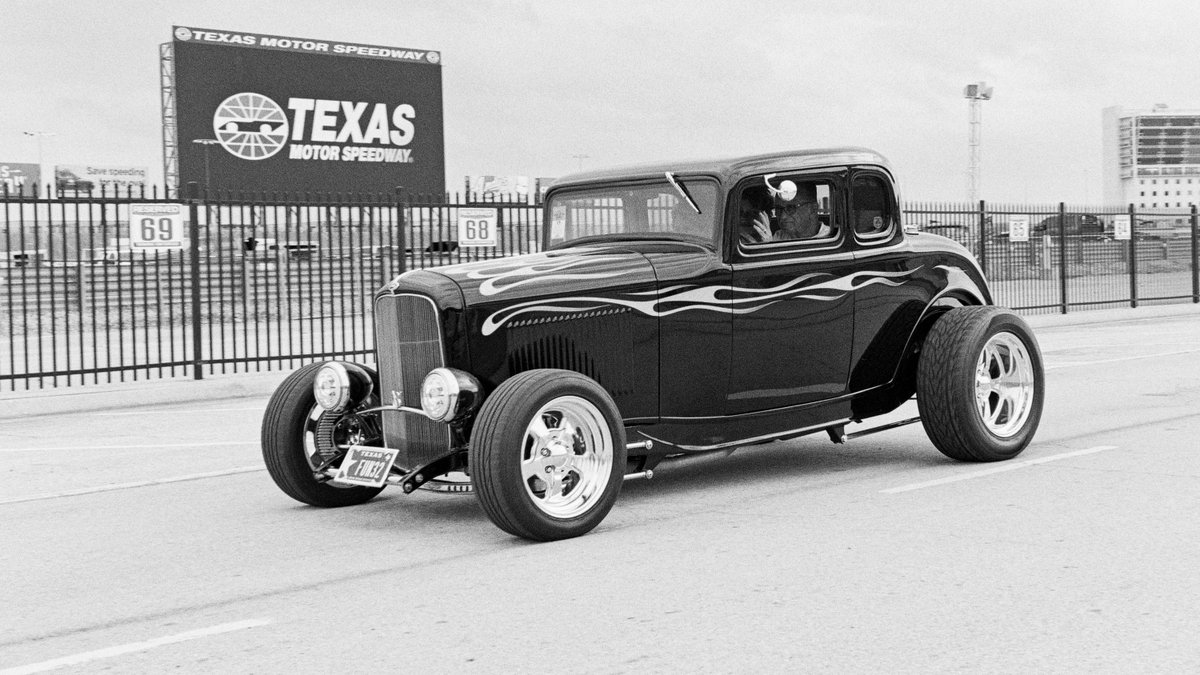 MrHolga's tweet photo. Somewhere at the @goodguys Lone Star Nationals at @TXMotorSpeedway with my Nikon F6 and Kodak TMAX 400 film. Wish it had not been overcast that day. Everything looks flat.

#filmphotography #filmtography #goodguys #texasmotorspeedway https://t.co/iAcjBopgdn