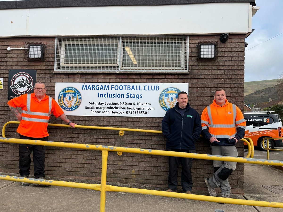 LandcraftUK's tweet photo. It's been a pleasure working on the local Margam Youth football team’s changing rooms, supplying all the paint and equipment to give some of the rooms, corridors and referee's room a freshen up 🎨⚽️ https://t.co/PERXIJztzM