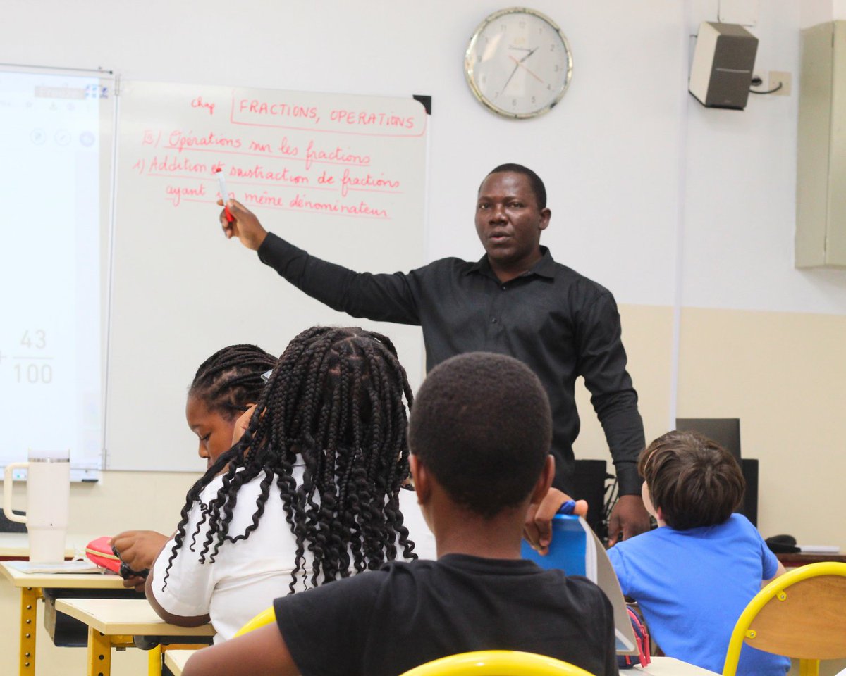 Lycée Français de Lomé tweet media