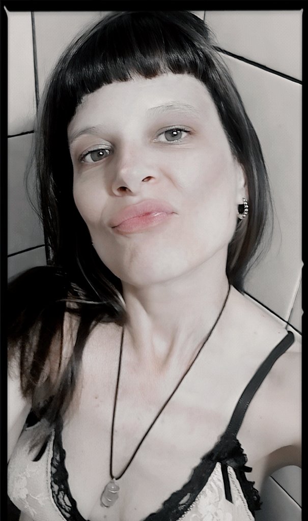 Lisa Lunar tweet media