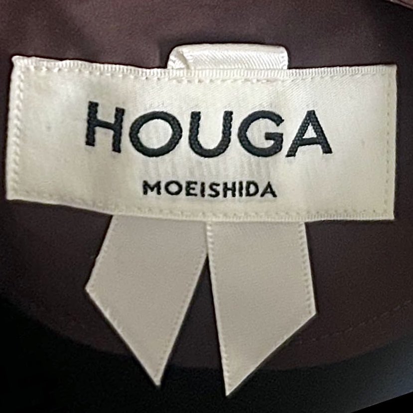 tenbainoalice's tweet photo. 【今日覚えたブランド】

HOUGA／ホウガ

イッセイミヤケかギャルソンっぽいデザインだなぁ〜と思ってタグを見たら初めましてのブランドでした。

いつ誰がこんなの着るねんデザインは基本高い、このブランドも高い✍️メモ

ちなみに↓ https://t.co/jnqJm9LgaJ