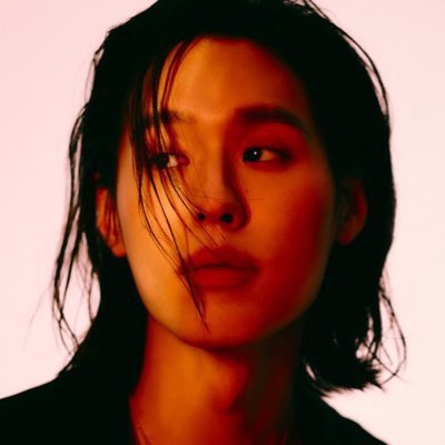 ^_−☆ tweet media