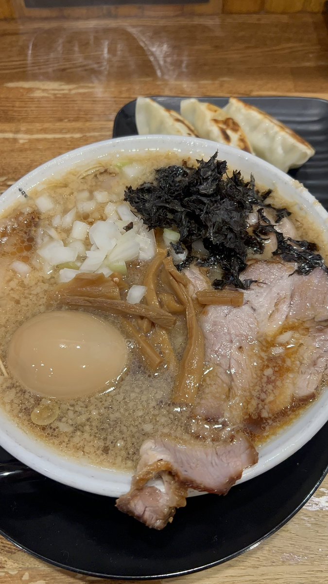 SC430GP's tweet image. 【埼玉ラーメン】背脂で肌ツヤ🌟特製背脂醤油ラーメンチャーシューも美味いっ　みずさわ 東川口店 

#ラーメン #グルメ #gourmet #みずさわ

youtube.com/@z400gpSC

 youtube.com/shorts/h7Q80AB… @YouTubeより