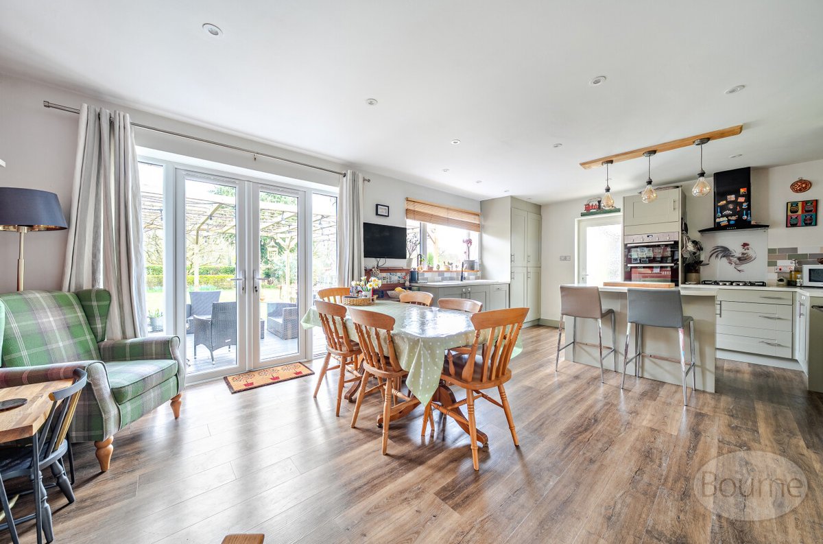 BourneAgents's tweet image. 📍 ALTON

🏡 FOR SALE - This beautifully extended three-bedroom bungalow offers spacious and versatile living, set on a sought-after road close to Medstead village and its popular local pub.

🔑 £750,000

🌐 bourneestateagents.com/property/Alton…
📞 01420 541454

#UKproperty #alton #hampshire