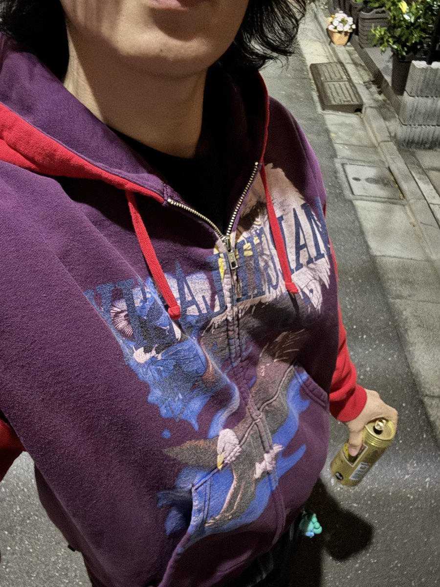 supgeeeee's tweet image. Boxロゴより気に入った
1日お疲れ様でした。安酒乾杯

#supreme