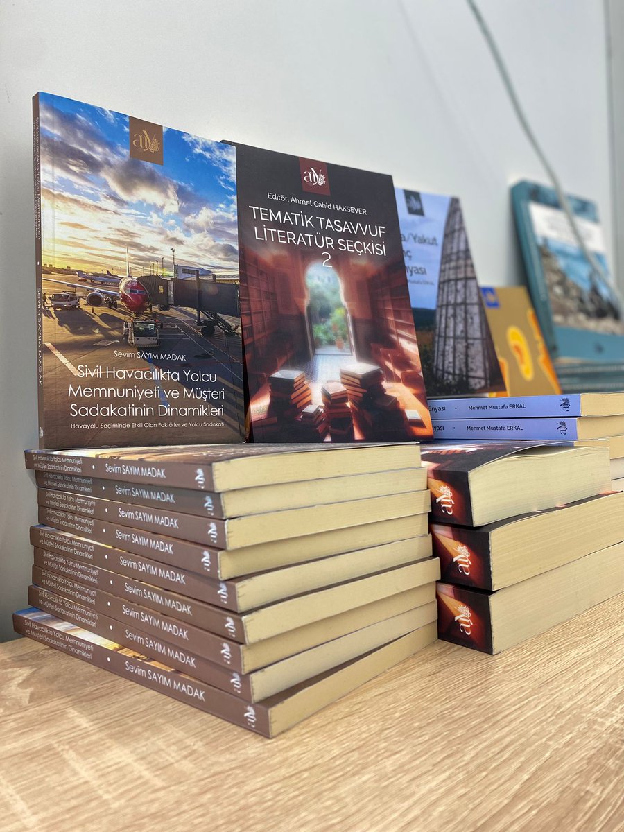 aubiyak's tweet photo. ATO Congresium'da düzenlenen 23. Ankara Kitap Fuarı'ndaki standımız fuarın 5. günü de  öğrenciler ve kitap severler tarafından ilgi ile ziyaret edildi ve yayınlarımız hakkında bilgi verildi.
@AnkaraUni @necdetunuvar https://t.co/iqWT1VMdPL