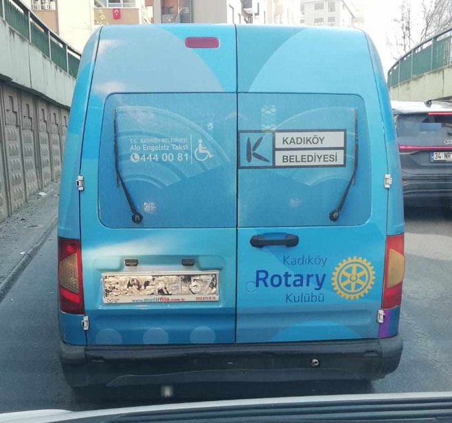 Üstte Konya Belediyesi altta da TÜGVA yazsa burası yıkılırdı!

Neyse ki Kadıköy Belediyesi ve Kadıköy Rotary Kulübü yazıyor!