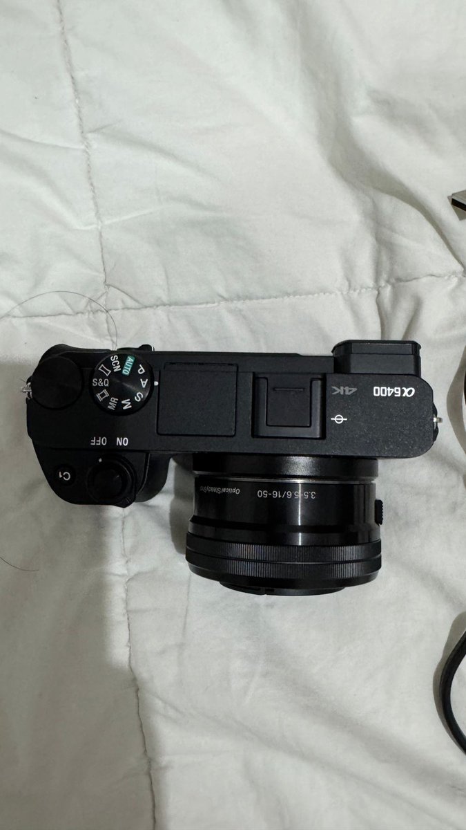 dpreva_'s tweet image. gaisss aku jual kamera Sony Alpha a6400 Mirrorless Digital Camera with E PZ 16-50mm f3.5-5.6 OSS II Lens (Black)

12juta/nego! 
pengiriman dari Bali (ongkir ditanggung pembeli/bisa cod)
please bantu rt atau share 💗

#zonauang #forsale