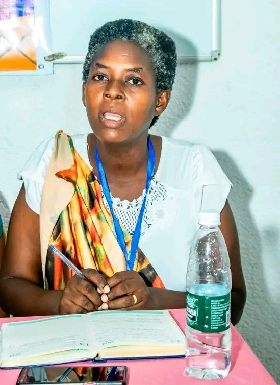 #Burundi/Cimpaye Aline, administratrice de la fondation, trouve qu'il est essentiel de former les employés qui côtoient quotidiennement les enfants maltraités, afin de mieux interagir avec eux. La formation vise également les familles ayant maltraité les enfants et leur entourage