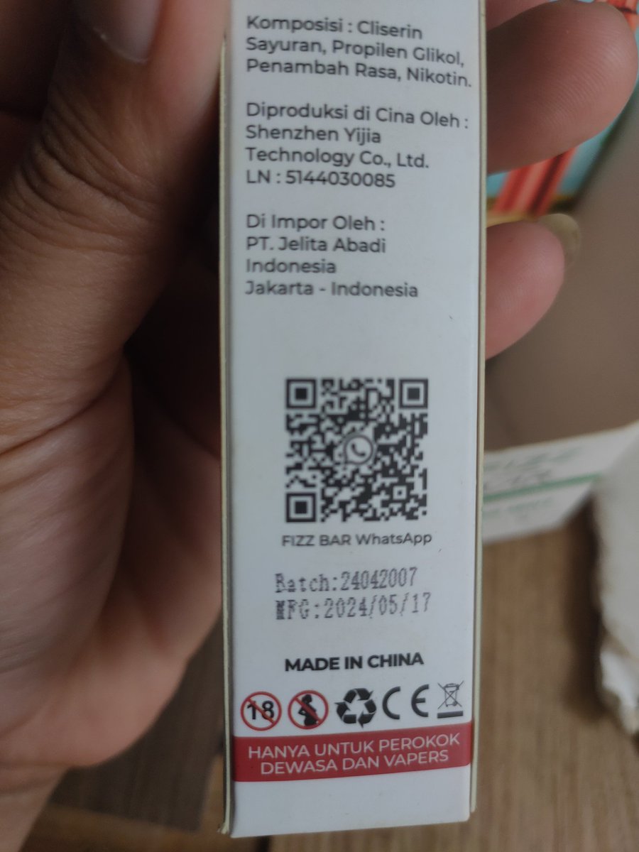 textdarigue's tweet photo. Siapa tahu ada yg minat.
Kurang cocok nge-pod.

Balik tembakau.

Disposable pod Fizz bar, ada 7pcs, 5 rasa strawberry, 1 mango.
1 pod Bisa buat 2000puff/hisapan.

Dijual semua aja, 250rb

@Hizbut_Tembakau https://t.co/WabTPTret8