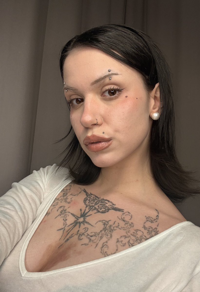 chloé⁷ ★ ★ ★ is seeing bts tweet media