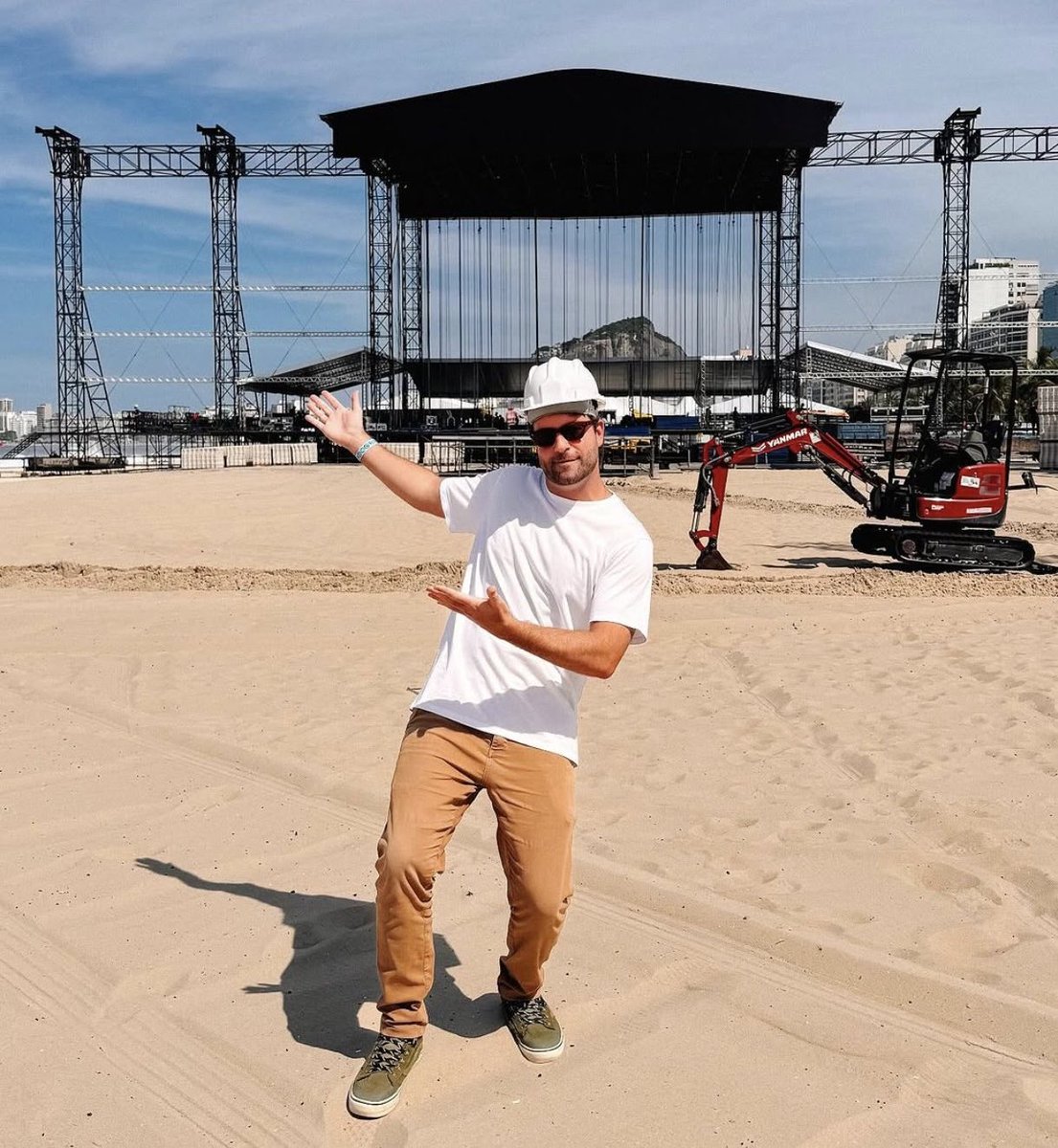 UpdateCharts tweet media