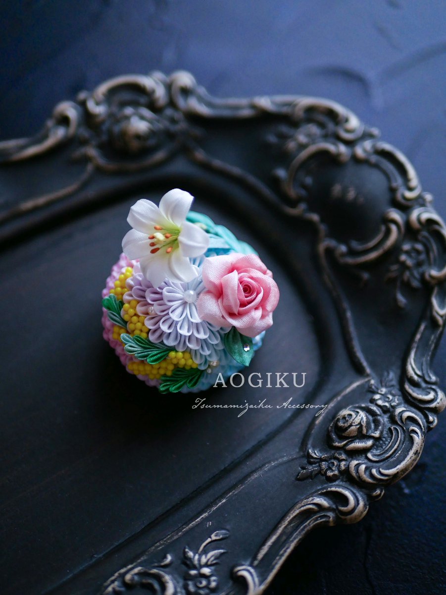 つまみ細工　♥モモンガ♥♡只今*出品中です***♡♥様　オーダー商品です。 つまみ細工