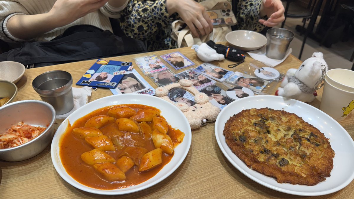 しらこ tweet media