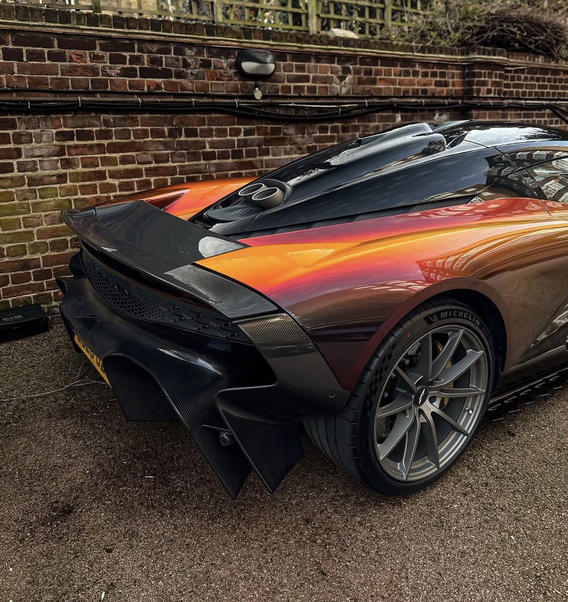 FlawlessSpec's tweet photo. Andromeda Red Aston Martin Valhalla https://t.co/09m9ZLdKsb