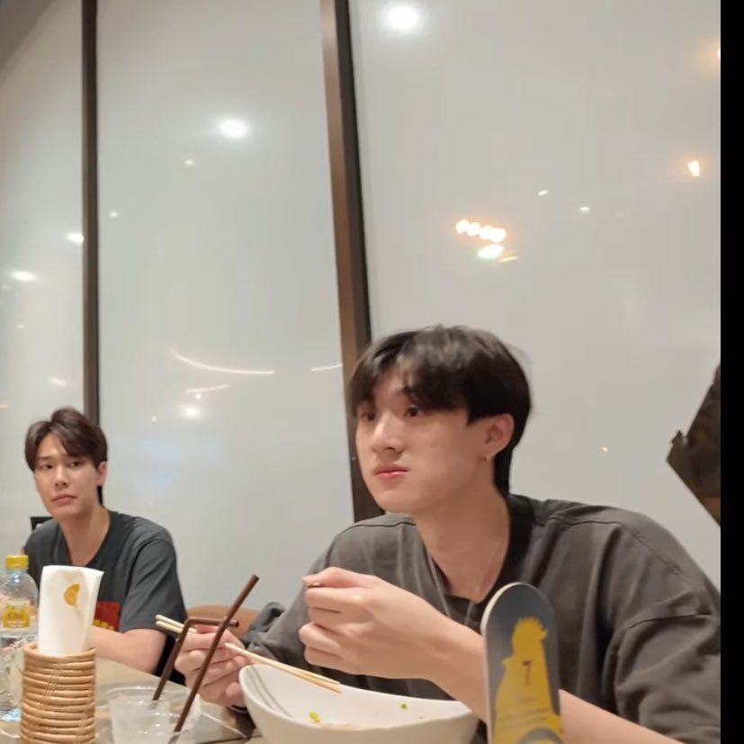 เคี้ยวฟ่าง tweet media