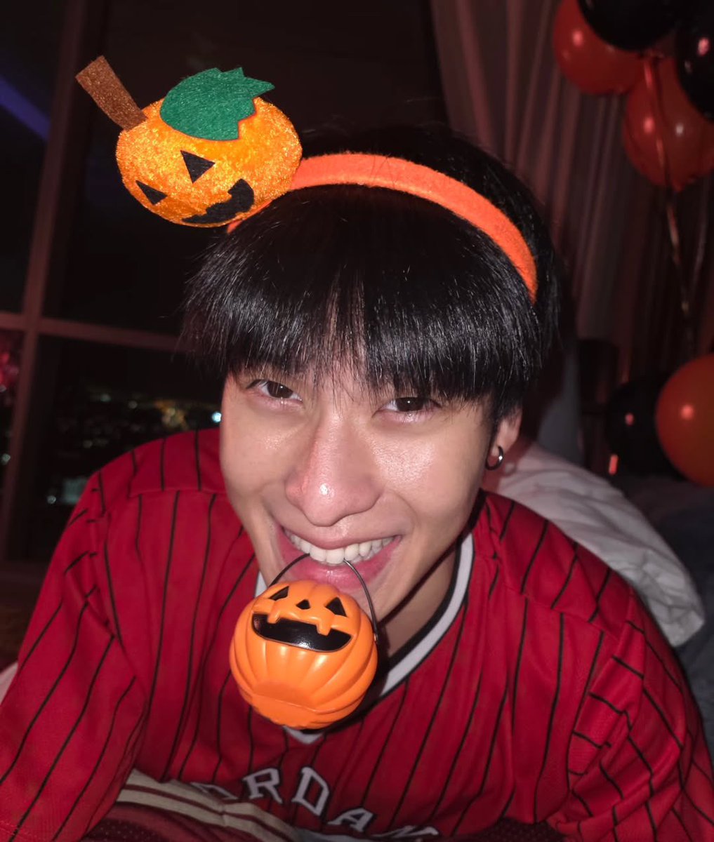 eonyaw *' `*: •☆ εїз tweet media